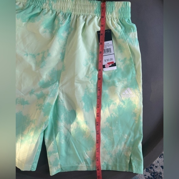 Adidas Shorts NWT Boy’s Large Size 14/16 ‘Almost Lime’ - Picture 8 of 8